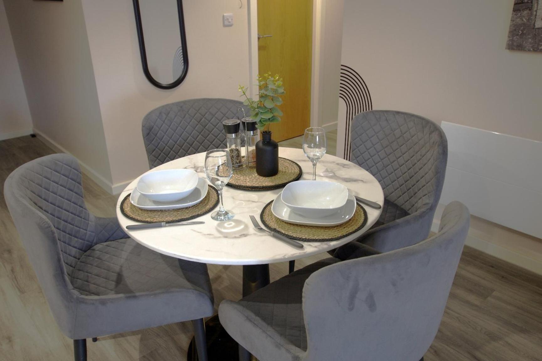 2bed 2bath Nr Old Trafford Parking